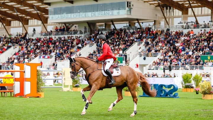 Le décor du CSIO 5* de La Baule sied comme un gant au fabuleux Ermitage Kalone, l'un des tous meilleurs chevaux de sa génération.