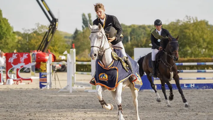 Xander Van Es pakt Seniorentitel bij Stoeterij Mivaro