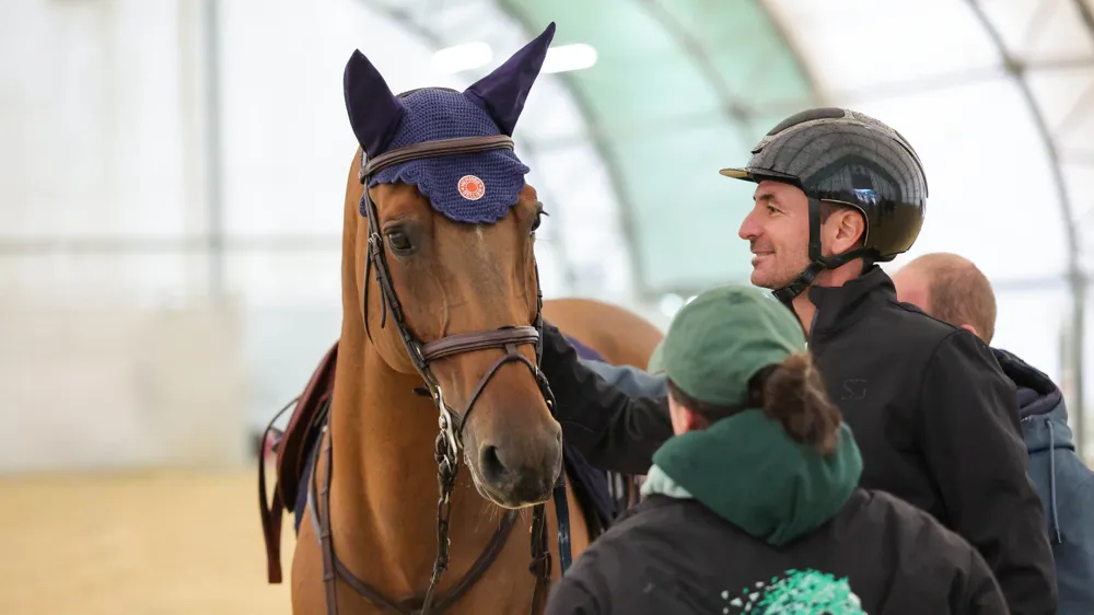 Rencontre entre deux champions : Enjeu de Grisien, gagnant du Grand Prix CPKC International de Calgary présenté par Rolex et Steve Guerdat, seul cavalier à détenir les quatre grands titres individuels de son sport.
