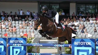 Jeanne Sadran et Dexter de Kerglenn ont signé le barrage qui a permis à la France de remporter la Coupe des nations 4* de Rabat. 