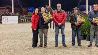 Jan Cox tussen Joris De Brabander en Jan Vermeiren tijdens de huldiging van de BWP Elite hengsten