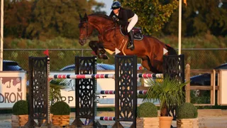 Sara Brionne a commencé à concourir avec Grand Duc du Paradiso, ici au CSI 2* de Kronenberg, en 2022.