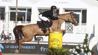 Eliott Deuquet en selle sur Gao Nantuel lors du Master pro de Fontainebleau