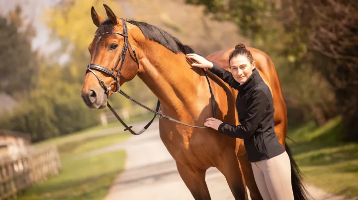 voluant ensemble depuis 2022, Sara Brionne et Grand Duc du Paradiso attirent de plus en plus les regards, étant en passe de franchir le cap des CSI 5*.