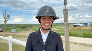 Nina Mallevaey a vécu un dimanche qu’elle n’est pas près d’oublier hier au Touquet Classic. En selle sur My Clementine, la nouvelle championne de France Pro Élite et numéro un du classement mondial des moins de vingt-cinq ans a remporté haut la main le Grand Prix CSI 3* de la ville du Touquet. Même Harry Charles et Karl Cook ont dû s’avouer vaincus! La cavalière, expatriée depuis plusieurs années, a pu vivre cela entourée de ses proches, venus en nombre de son Nord natal. Elle livre sa joie et ses nouvelles ambitions pour sa jument.