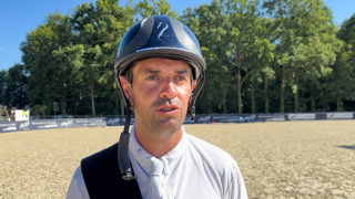 Dimanche, Mathieu Billot a inscrit son nom pour la deuxième fois au palmarès du Grand Prix Longines de la région Normandie, épreuve reine du Longines Deauville Classic. Son Lord de Muze, déjà troisième du Grand Prix Longines au CSI 5* de Cannes, ne cesse de confirmer sa bonne forme, laissant entrevoir de belles perspectives au cavalier normand. Une vidéo présentée par Kevin Bacon’s.