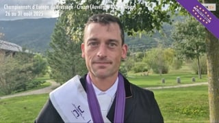 Hier, à Crozet, Justin Verboomen est devenu le premier Belge médaillé d’or en grand championnat de dressage avec son exceptionnel Zonik Plus. Ému, le trentenaire s’est confié quant à cette performance de haute volée et aux sensations que lui procure son étalon noir. Il a aussi évoqué l’ambiance régnant au sommet du dressage mondial, dont il est désormais partie prenante, ainsi que les pistes de progression possibles pour son complice, âgé de neuf ans seulement.