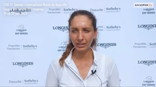 Hier après-midi, Mégane Moissonnier a contribué à la quatrième place de la France dans la Coupe des nations Longines EEF du CSIO 3* Sotheby’s International Realty de Deauville. La Rhonalpine a réalisé deux parcours solides, totalisant ainsi 0 et 4 points en selle sur Crooner Tame, étalon de treize ans qui signait sa première participation à une épreuve de ce format. La cavalière a livré ses impressions au micro de GRANDPRIX.tv. 

Cette Sortie de Piste est présentée par CWD, le sellier haut de gamme dédié à la performance sportive des cavaliers.