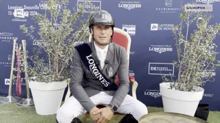 Hier, le Normand Julien Épaillard s’est brillamment imposé dans le Grand Prix Longines de la région Normandie du CSI 4* de Deauville Classic, ne laissant aucune chance à la concurrence. Avec un Donatello d’Auge qui revient au meilleur de sa forme, le cavalier a fait le plein de confiance avant de prendre la direction des championnats du monde d’Aix-la-Chapelle, qu’il disputera avec Fringan de Vesquerie. Dans cette Sortie de piste, le numéro neuf mondial revient sur sa performance, son week-end à Deauville et les prochaines échéances qui l’attendent avec son fils de Jarnac.