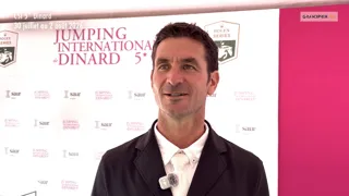 Pour la première fois de sa carrière, Steve Guerdat a remporté hier après-midi le Derby de Dinard associé à Easy Star de Talma. Conquis par ce format, le Suisse se réjouit de l’intérêt grandissant pour ces épreuves aux obstacles naturels. Il évoque aussi la préparation de Dynamix de Bélhème pour les Mondiaux d’Aix-la-Chapelle. Malgré une rentrée tardive pour cause de blessure, sa vice-championne olympique se présentera parmi les favoris dans quinze jours. Cette Sortie de Piste est présentée par Butet Sellier, la haute sellerie depuis 1986.
