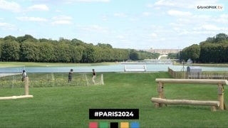 À moins d’une semaine du début des épreuves équestres des Jeux olympiques et paralympiques de Paris, les jardins du château de Versailles sont fin prêts à accueillir les meilleurs couples de la planète. Découvrez le site et son magnifique stade olympique temporaire.

