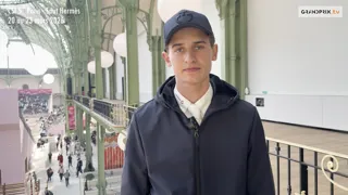 Ce week-end, au Saut Hermès, Arthus Chiabodo fait ses débuts dans le CSI réservé aux moins de vingt-cinq ans, sous la verrière du Grand Palais. Au micro de GRANDPRIX.tv, le jeune élève d’Eugénie Angot parle de sa talentueuse partenaire, tout en évoquant son système de travail et ses ambitions. 

Cette Sortie de Piste est présentée par Sanequine, “Better performance, naturally” (“De meilleures performances, naturellement”)