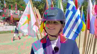 Ella Rinaldi a atteint son objectif et réalisé l’un de ses rêves en décrochant les médailles d’or individuelle et collective aux championnats d’Europe de concours complet Poneys, hier au Pôle européen du cheval, près du Mans. Dans la Sarthe, la Francilienne a tenu le choc jusqu’au bout avec le fabuleux Boston du Verdon, qui avait déjà permis à sa sœur aînée Maé de réaliser cet exploit en 2022 à Strzegom. Cette Sortie de piste est présentée par Devoucoux – “Votre passion. Notre engagement”.