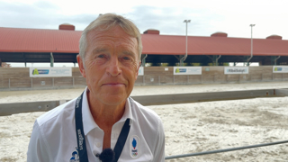 Dimanche à Barcelone, Henk Nooren a probablement vécu sa dernière grande épreuve collective en tant que sélectionneur de l’équipe de France de saut d’obstacles. Hélas pour les Bleus, la première finale de la Ligue des nations Longines s’est achevée sur une frustrante dernière place après la séparation de corps éliminatoire de Kevin Staut et Beau de Laubry. Le Néerlandais analyse cette épreuve et confirme qu’il ne rempilera pas au même poste en 2025. 